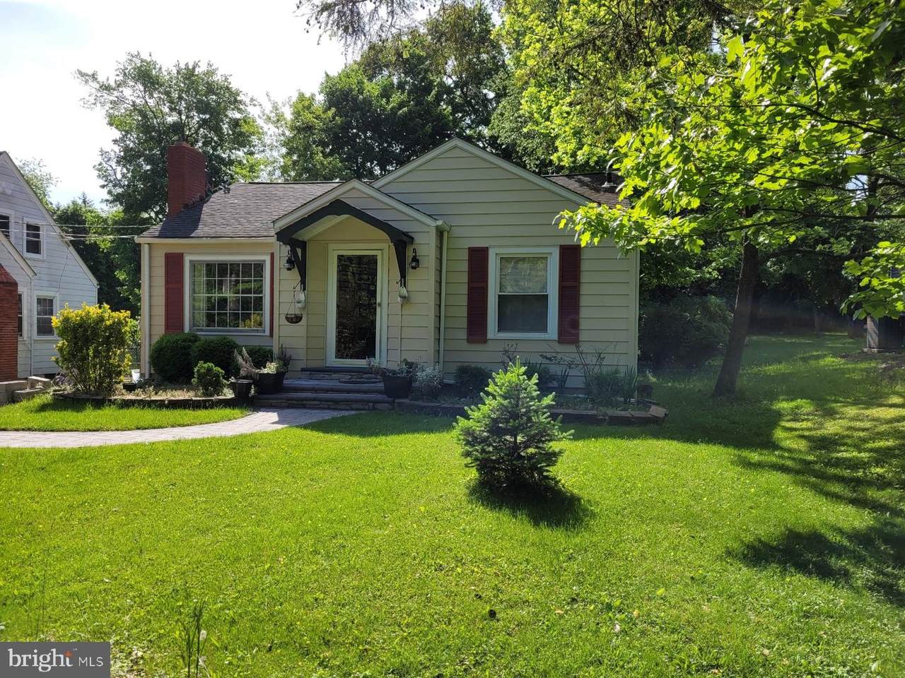 840 Lower Ferry Road - Photo 1