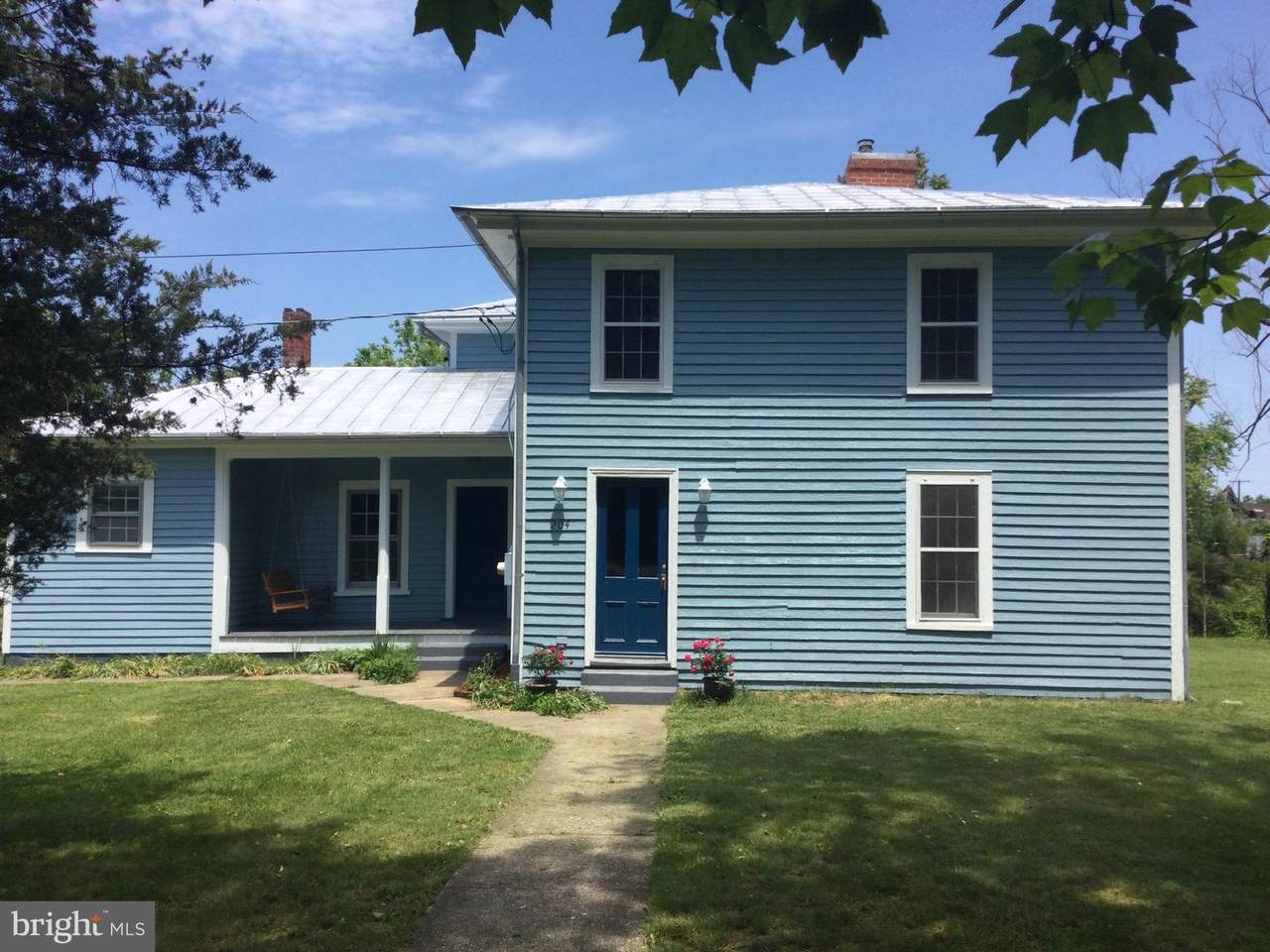 204 Holladay Avenue - Photo 1