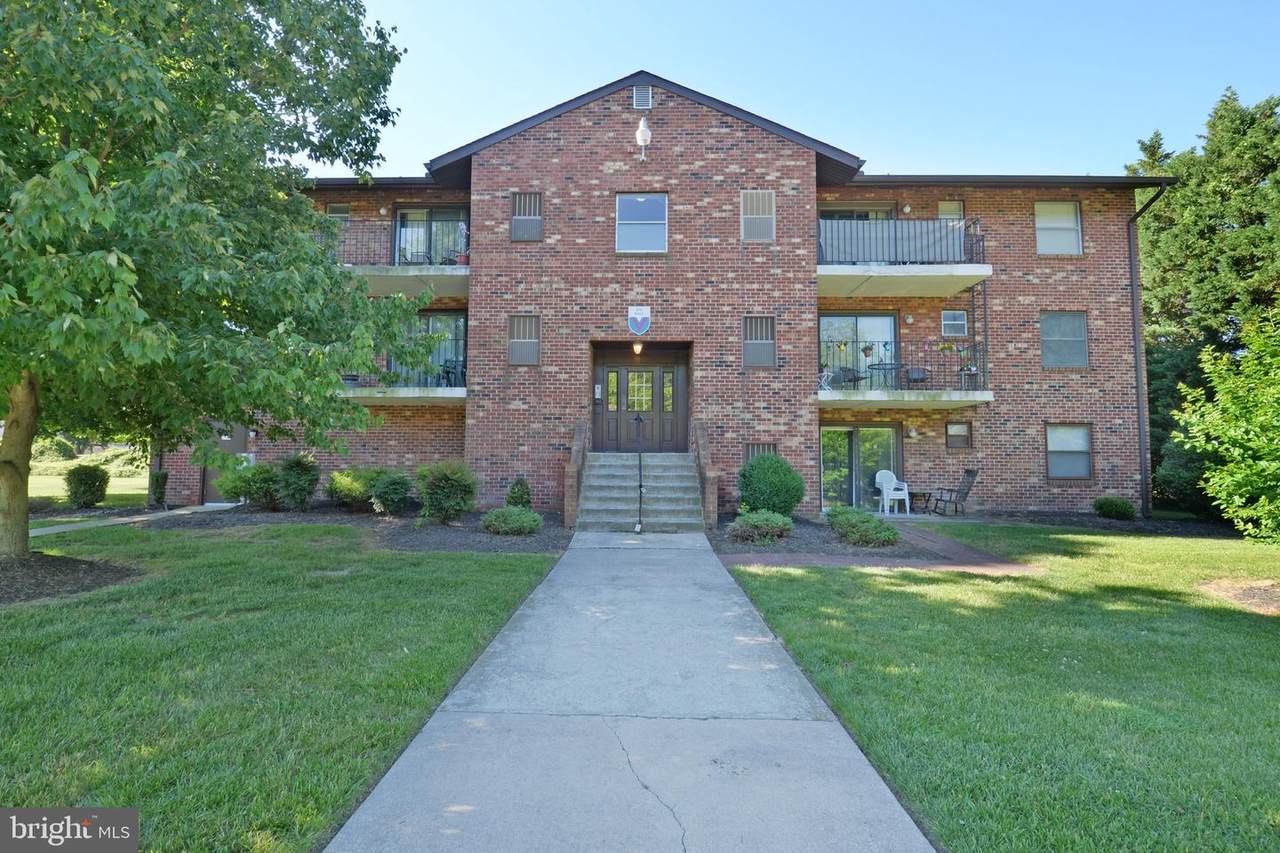 10 Ivy Hall - Photo 1