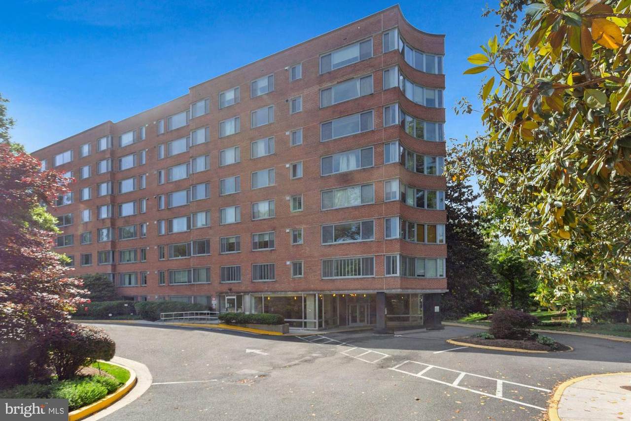 4200 Cathedral Avenue - Photo 1