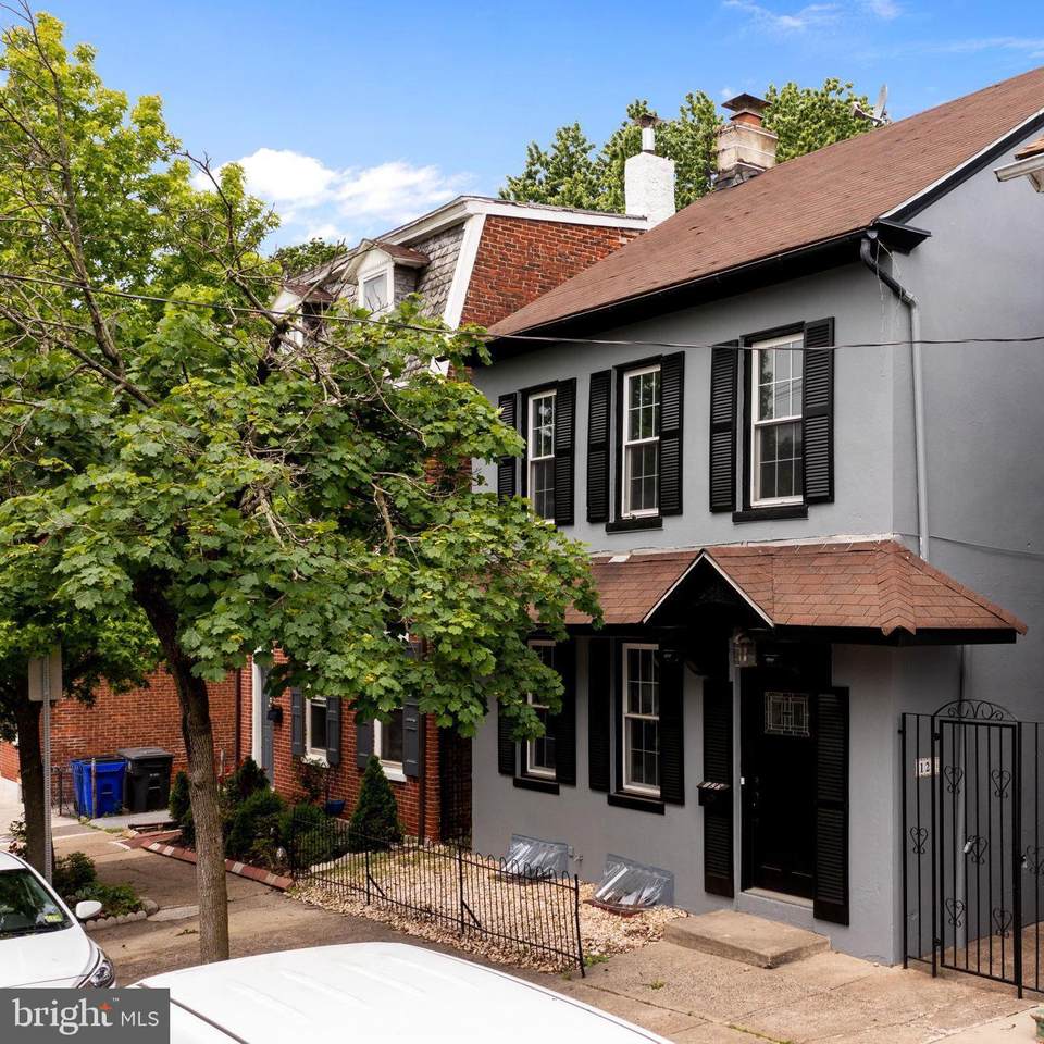 125 Chestnut Street - Photo 1