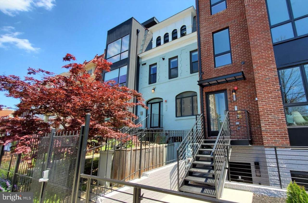 3465 14TH Street - Photo 1
