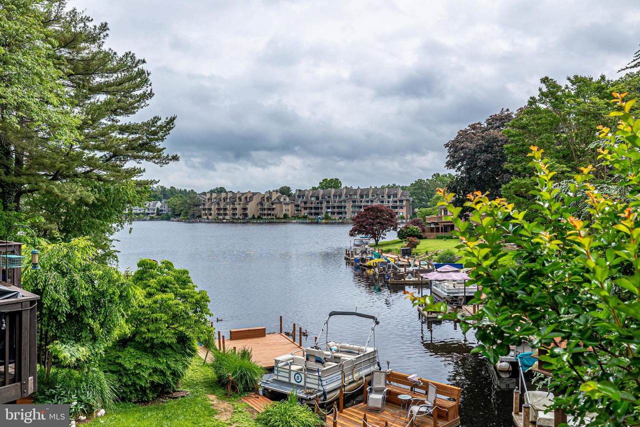 2024 Lakebreeze Way - Photo 1