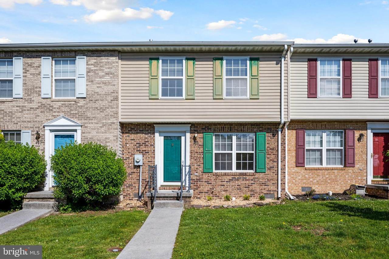 423 Surrey Club Lane - Photo 1