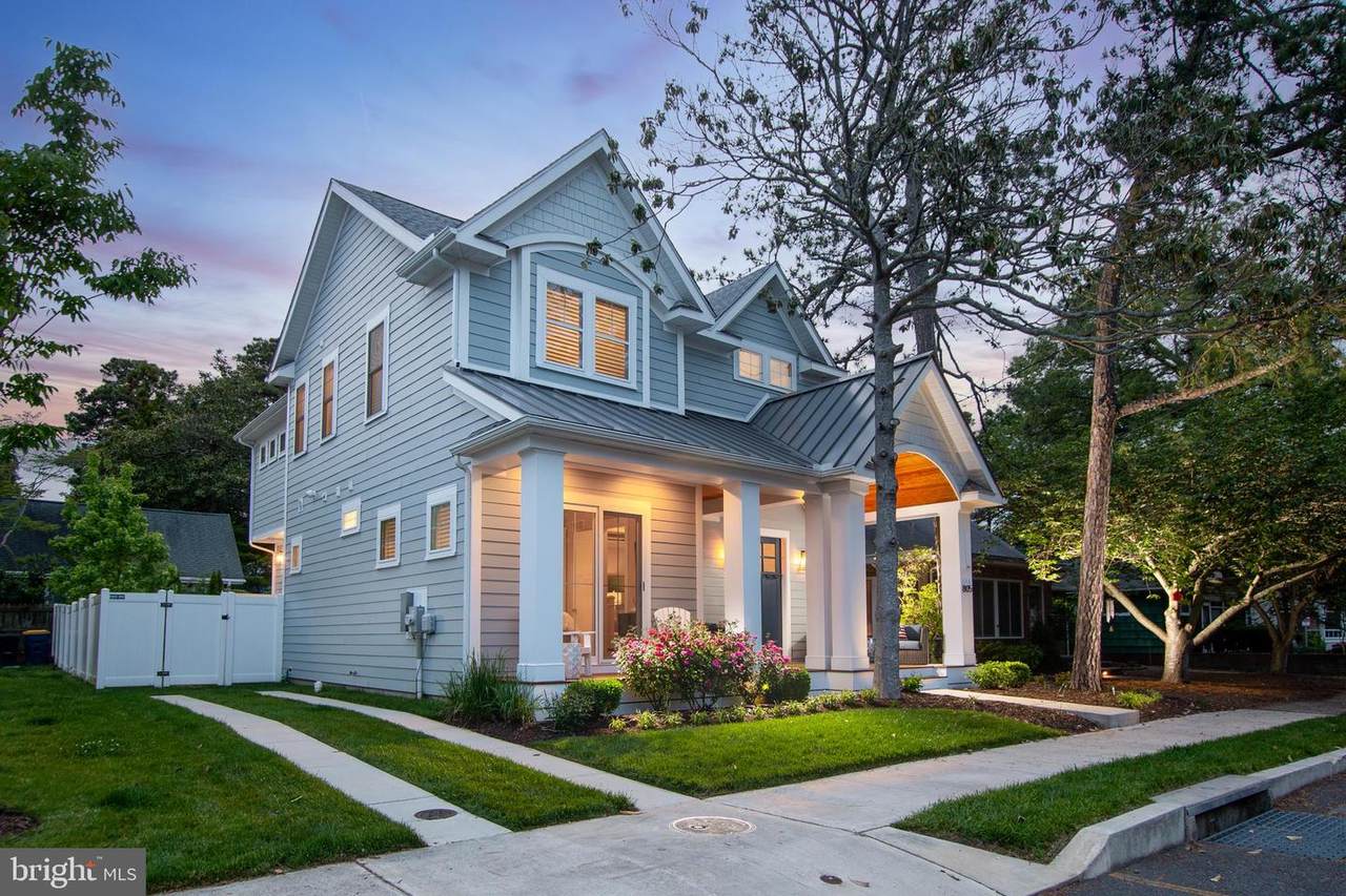 805 King Charles Avenue - Photo 1