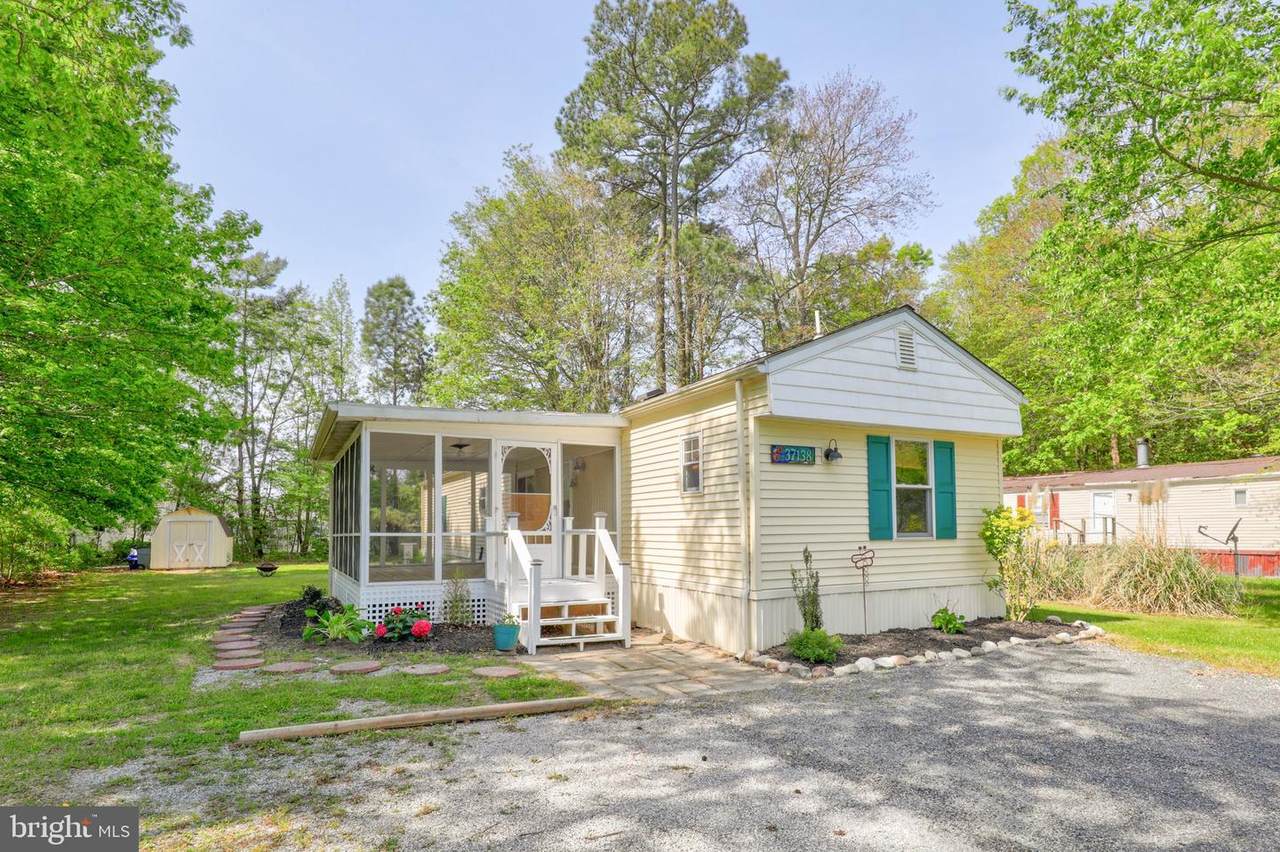 37138 Pinewood Road - Photo 1