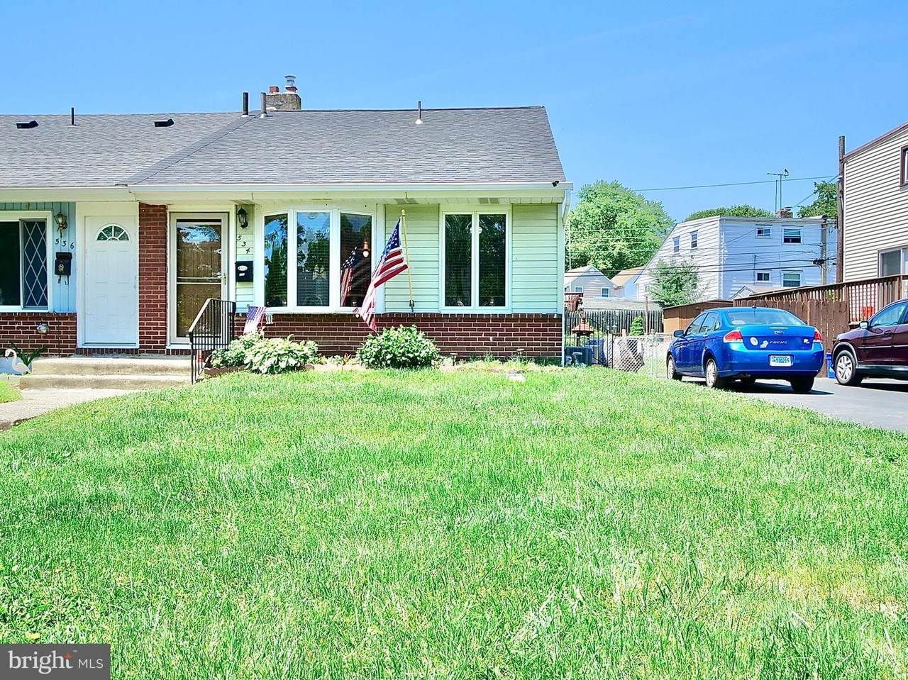 534 Winona Avenue - Photo 1