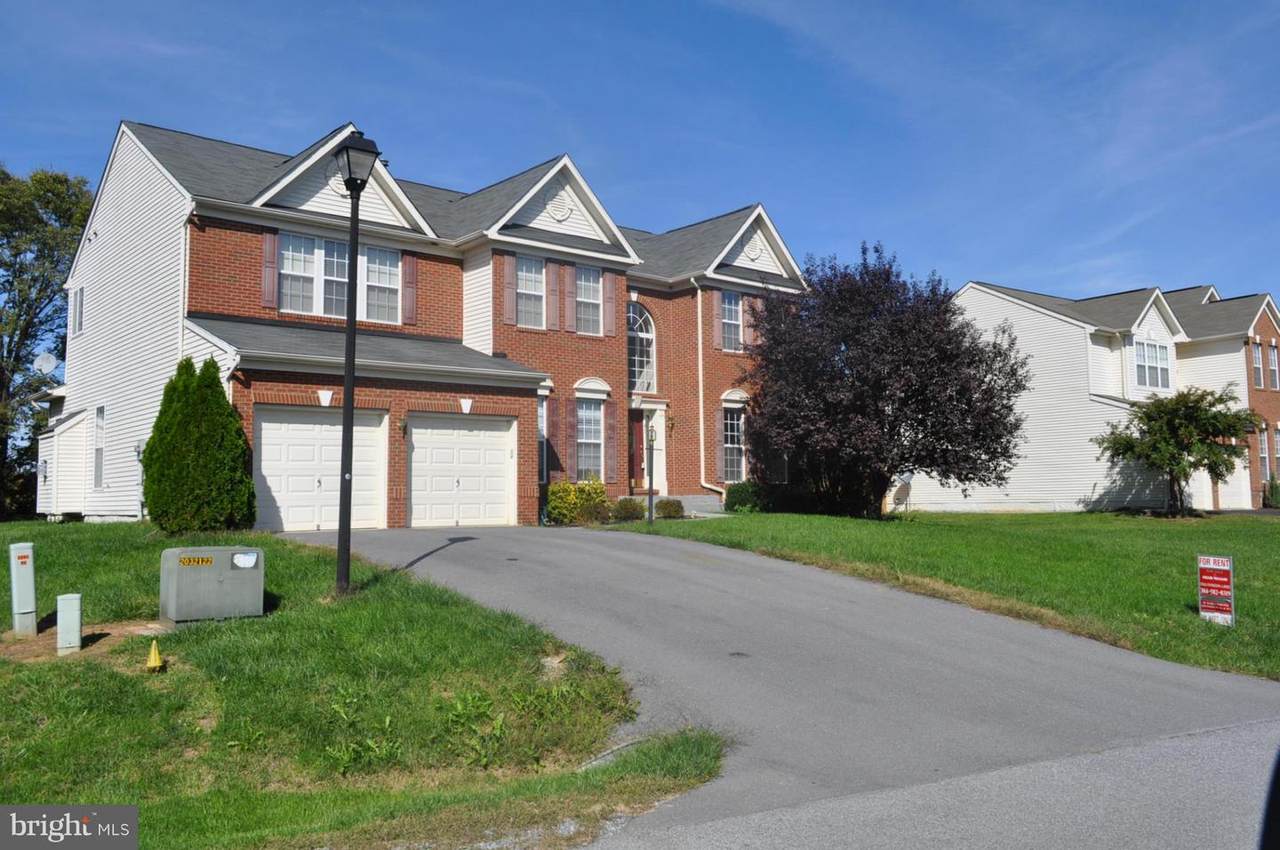 41 Stephanie Way - Photo 1