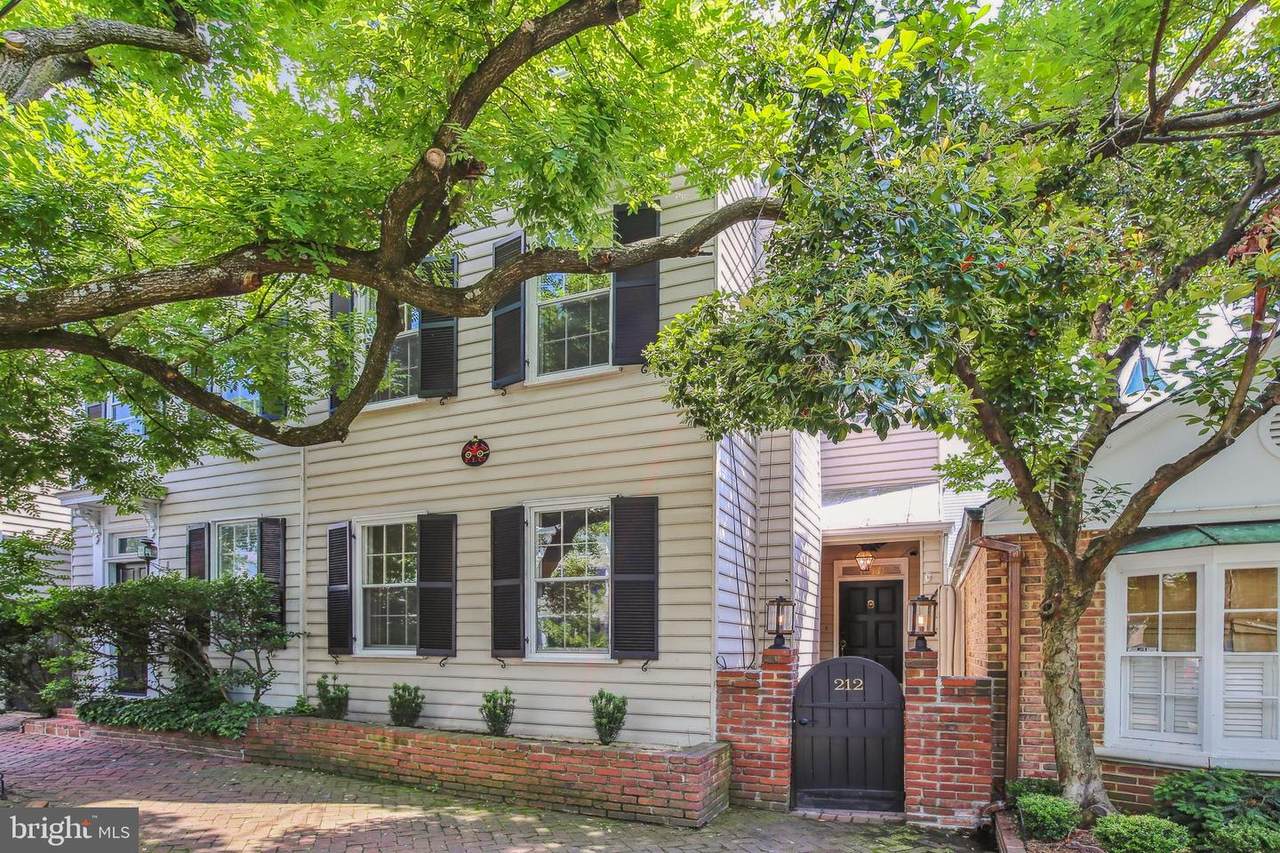 212 Gibbon Street - Photo 1