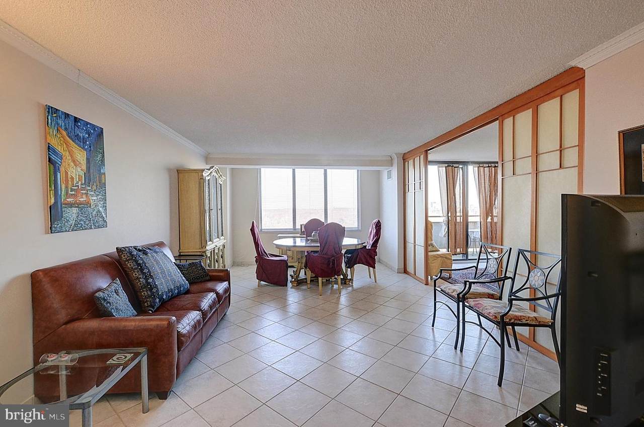 5225 Pooks Hill Road - Photo 1