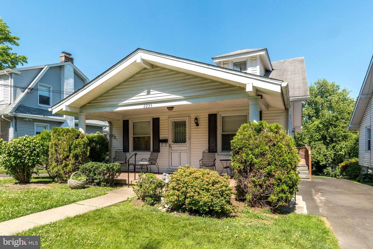 2235 Oakdale Avenue - Photo 1