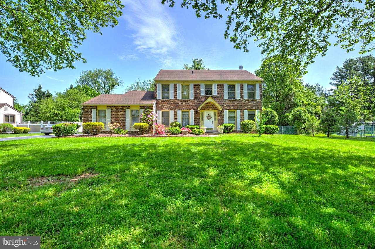 16 Hamilton Court - Photo 1
