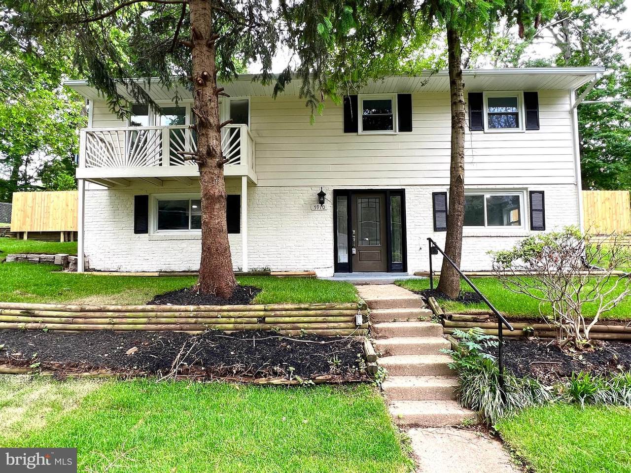 5910 Brookview Drive - Photo 1