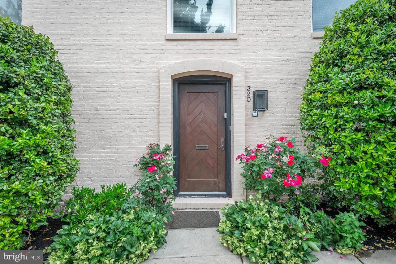 320 Hamburg Street - Photo 1
