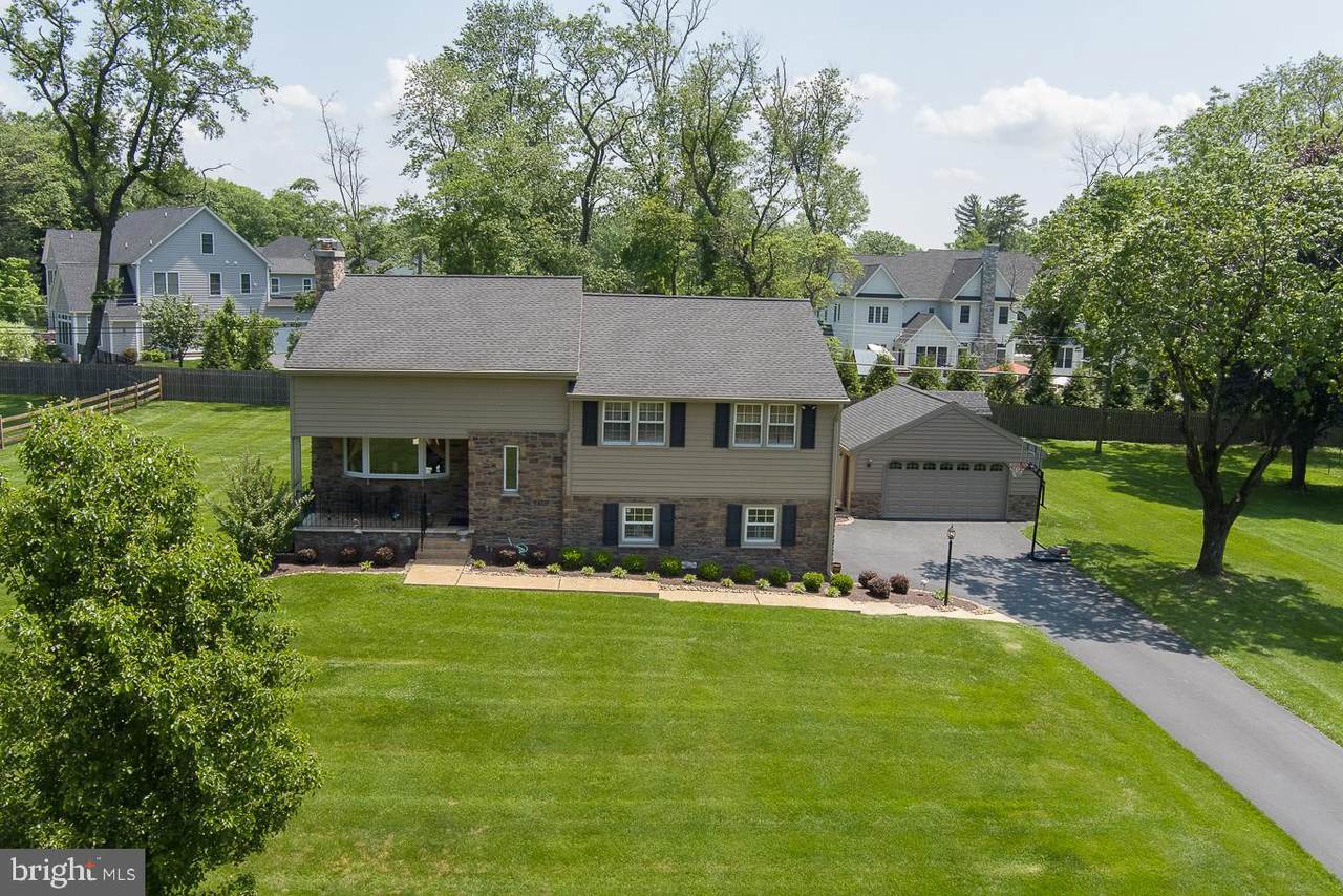 880 Parkwood Road - Photo 1