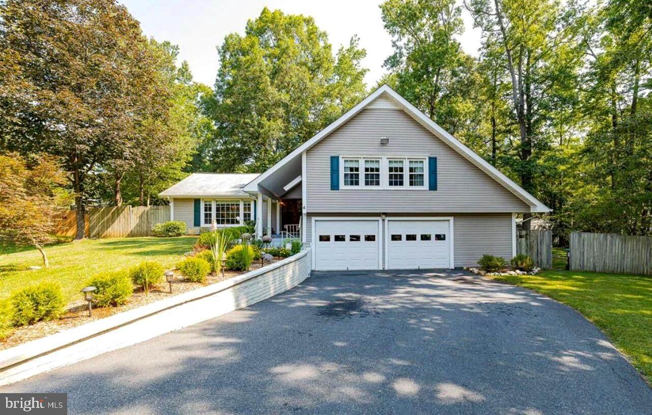 4 Pond Circle - Photo 1