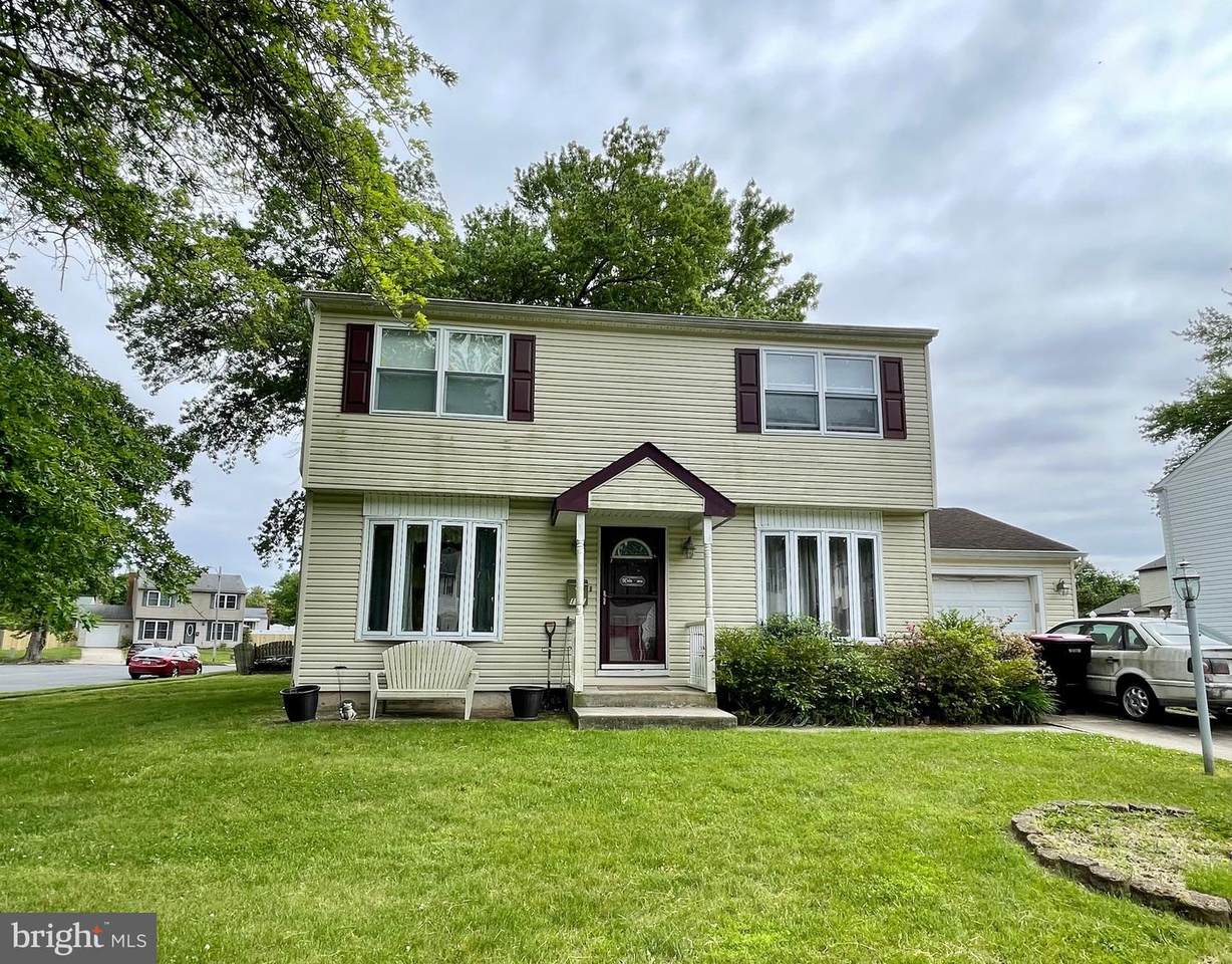 121 Lincoln Drive - Photo 1