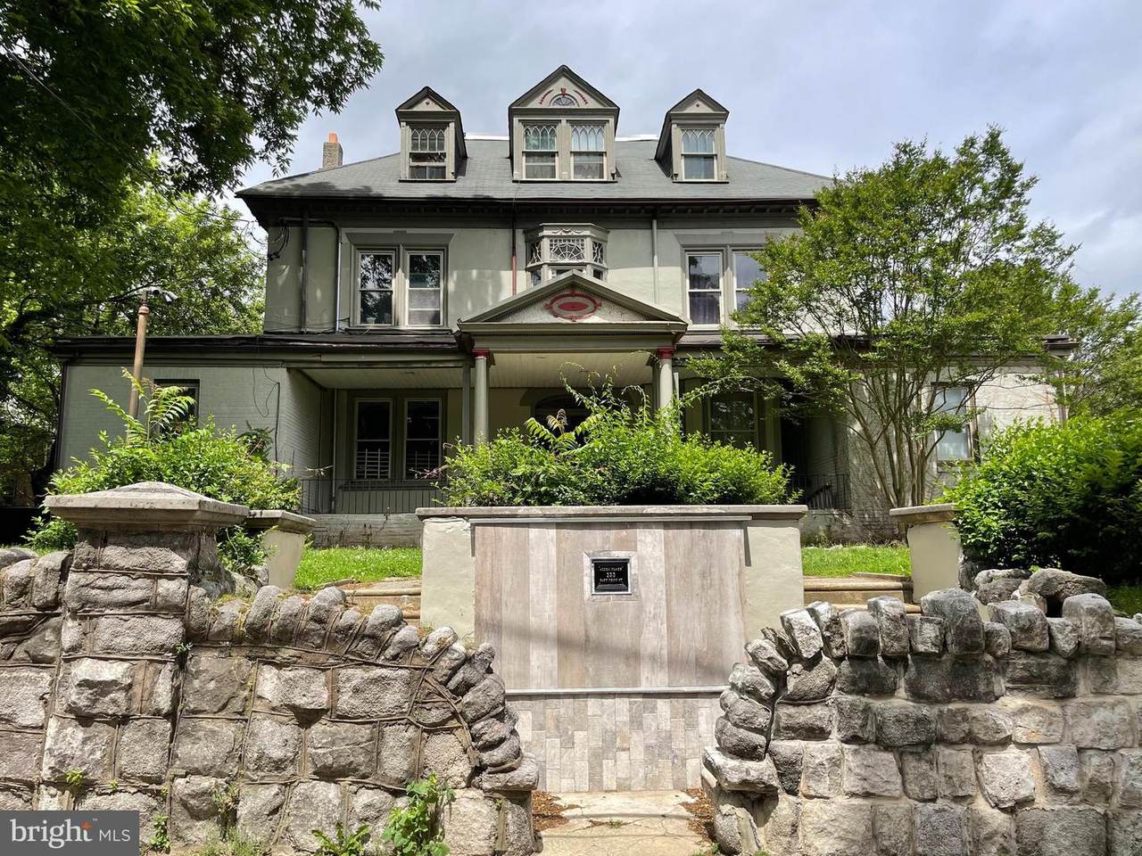 233 Penn Street - Photo 1