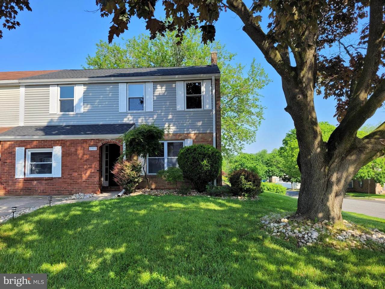 2901 Hamilton Court - Photo 1