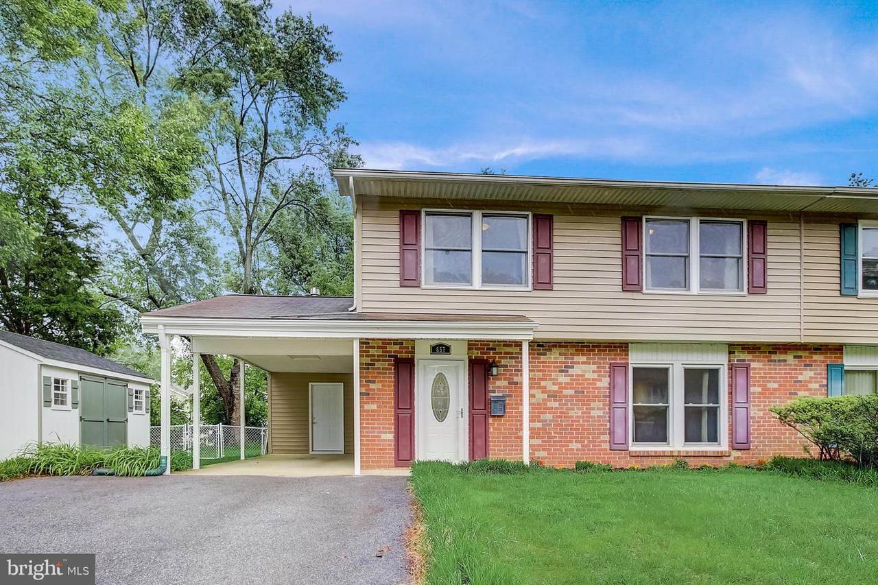 657 Chapelview Drive - Photo 1
