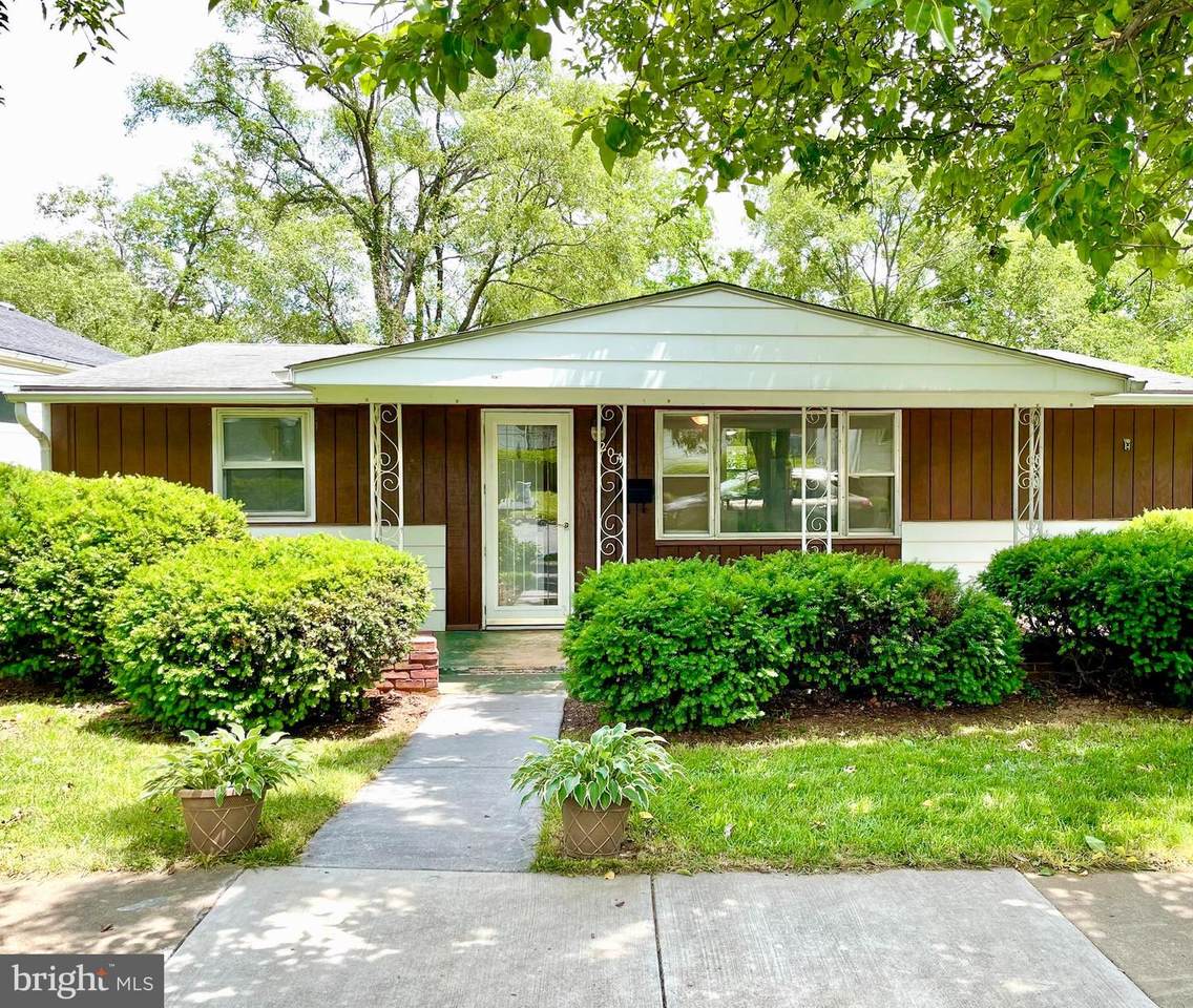 204 Shenandoah Avenue - Photo 1