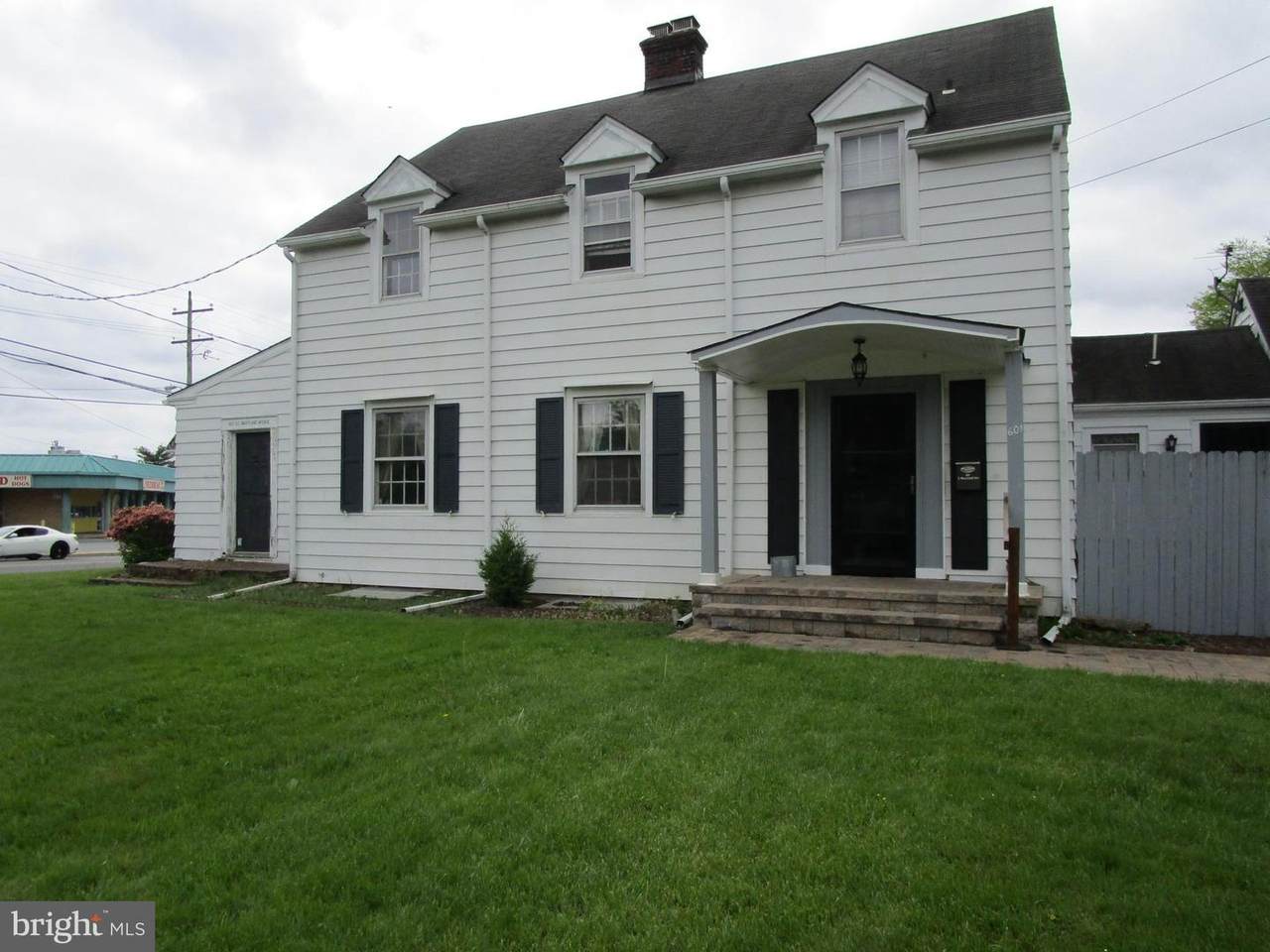 601 Maryland Avenue - Photo 1