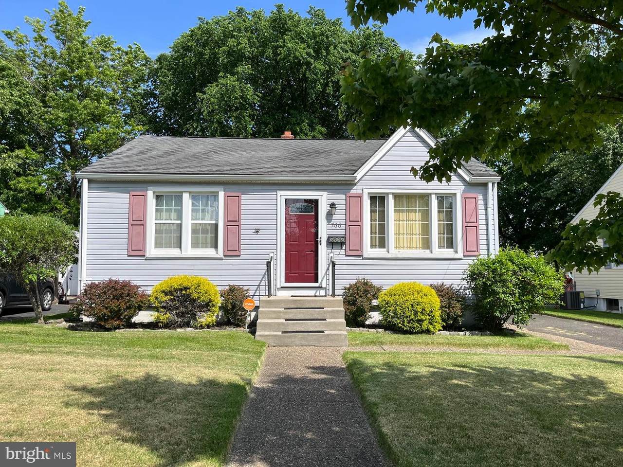 766 Evergreen Avenue - Photo 1