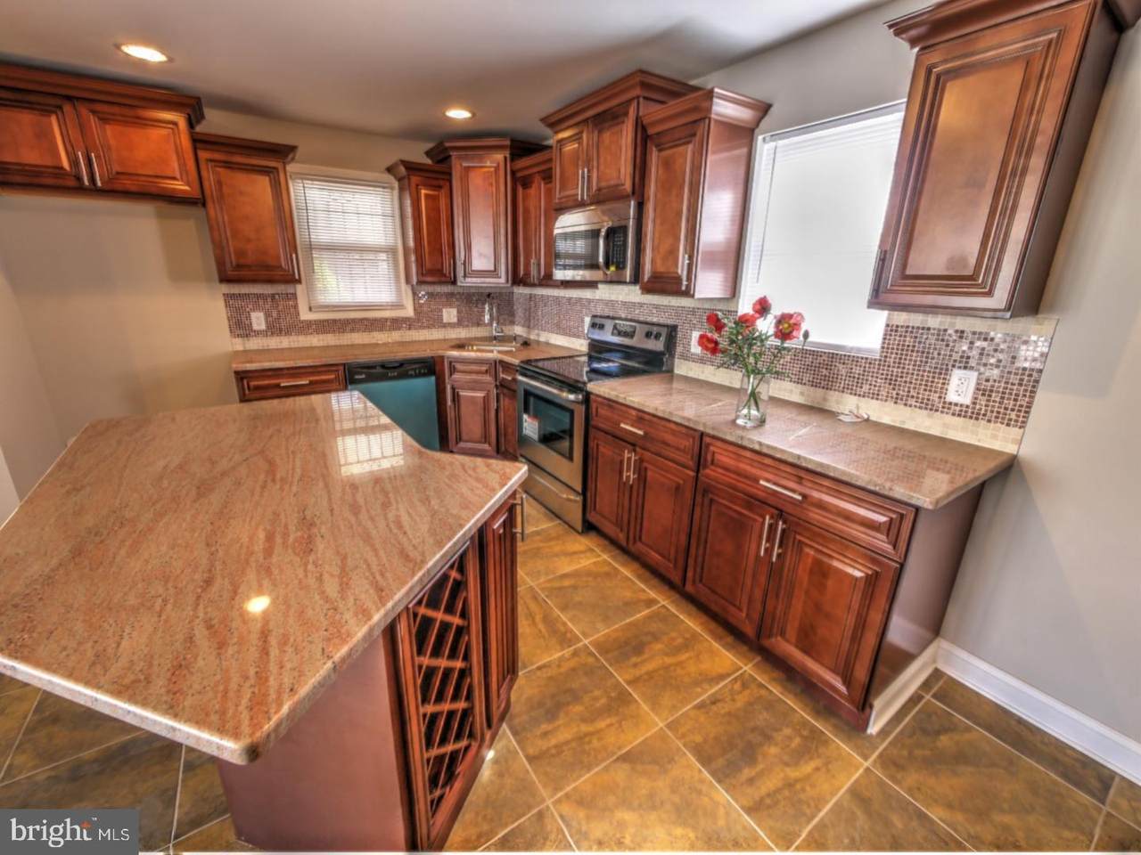 512 66TH Street - Photo 1