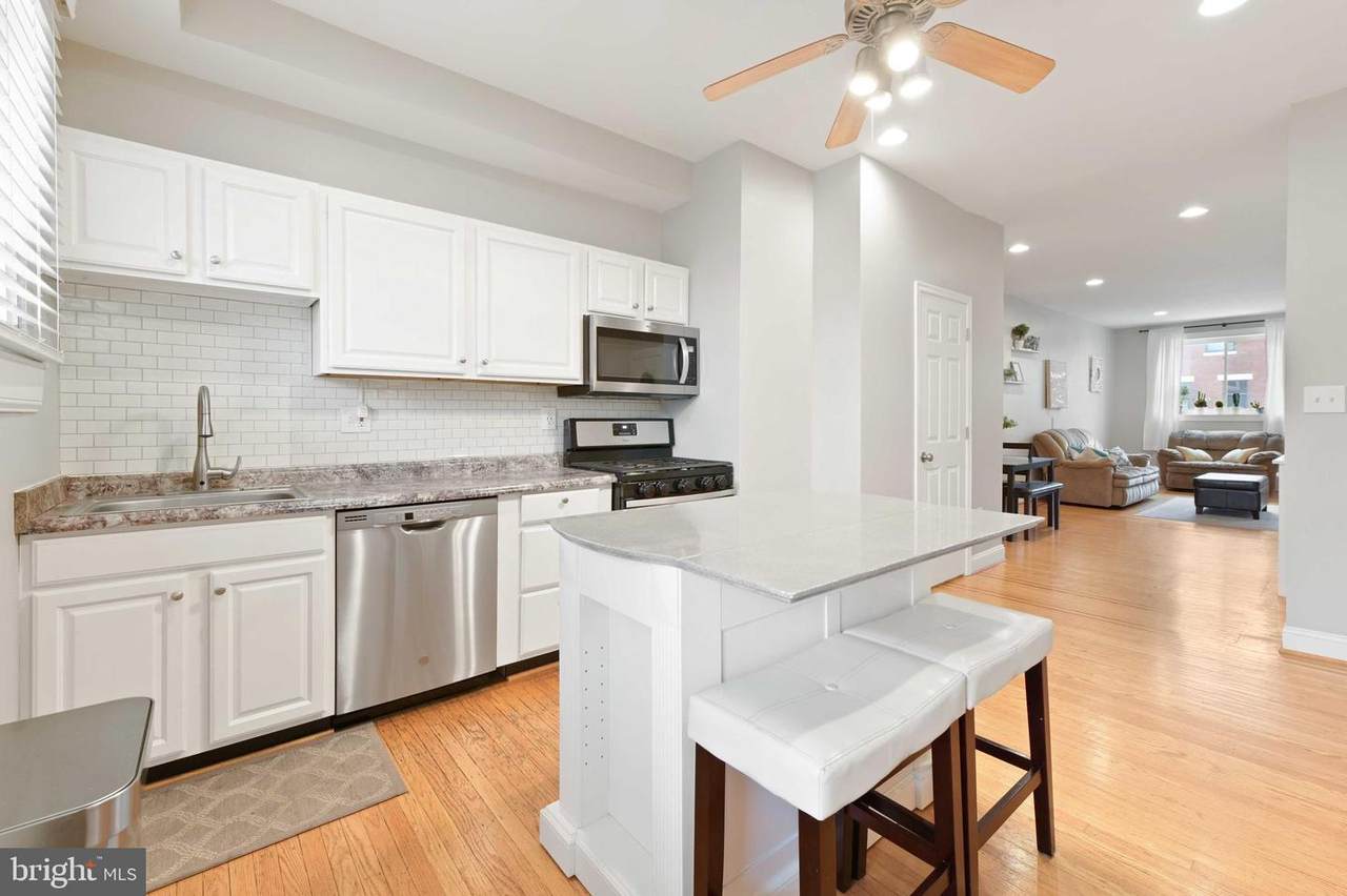3718 Hudson Street - Photo 1