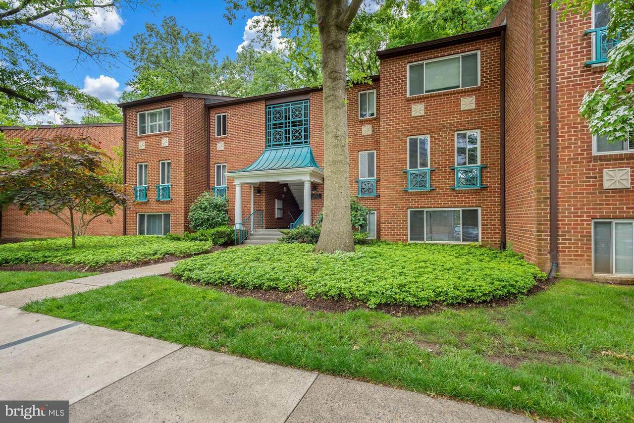 11823 Breton Court - Photo 1