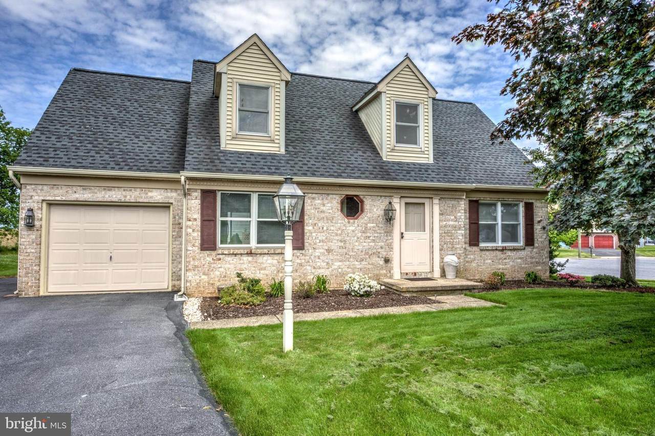 305 Willow Lane - Photo 1