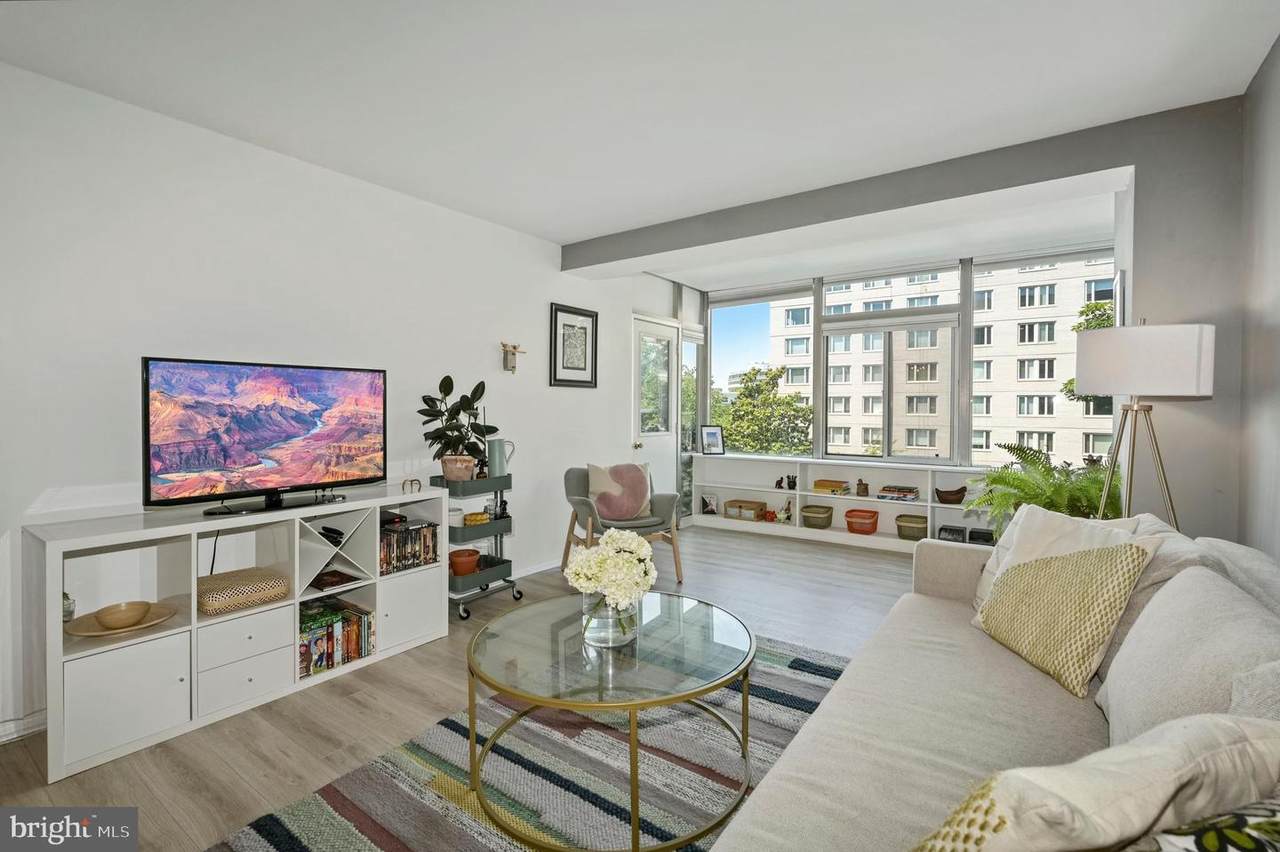 730 24TH Street - Photo 1