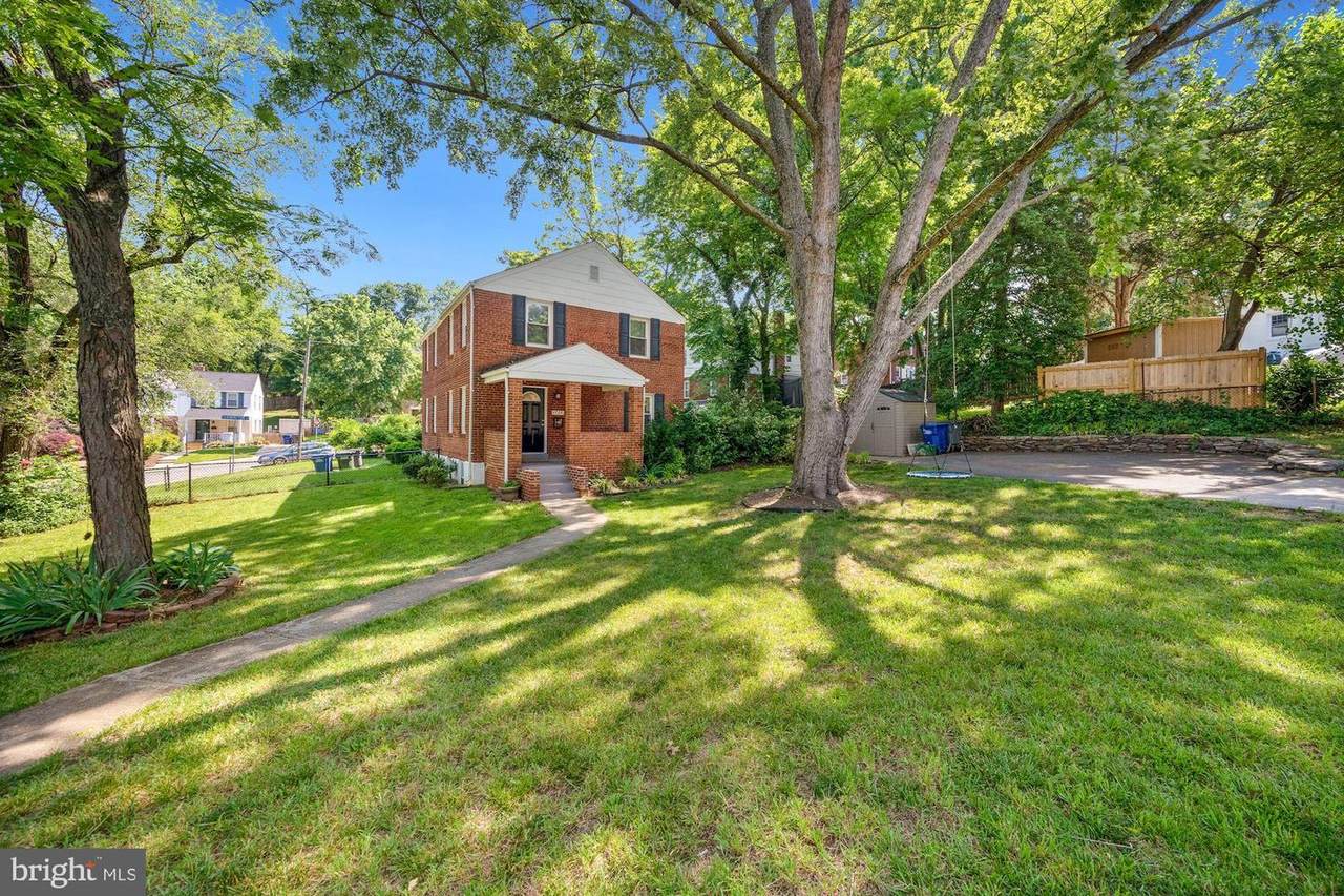 2728 Farnsworth Drive - Photo 1