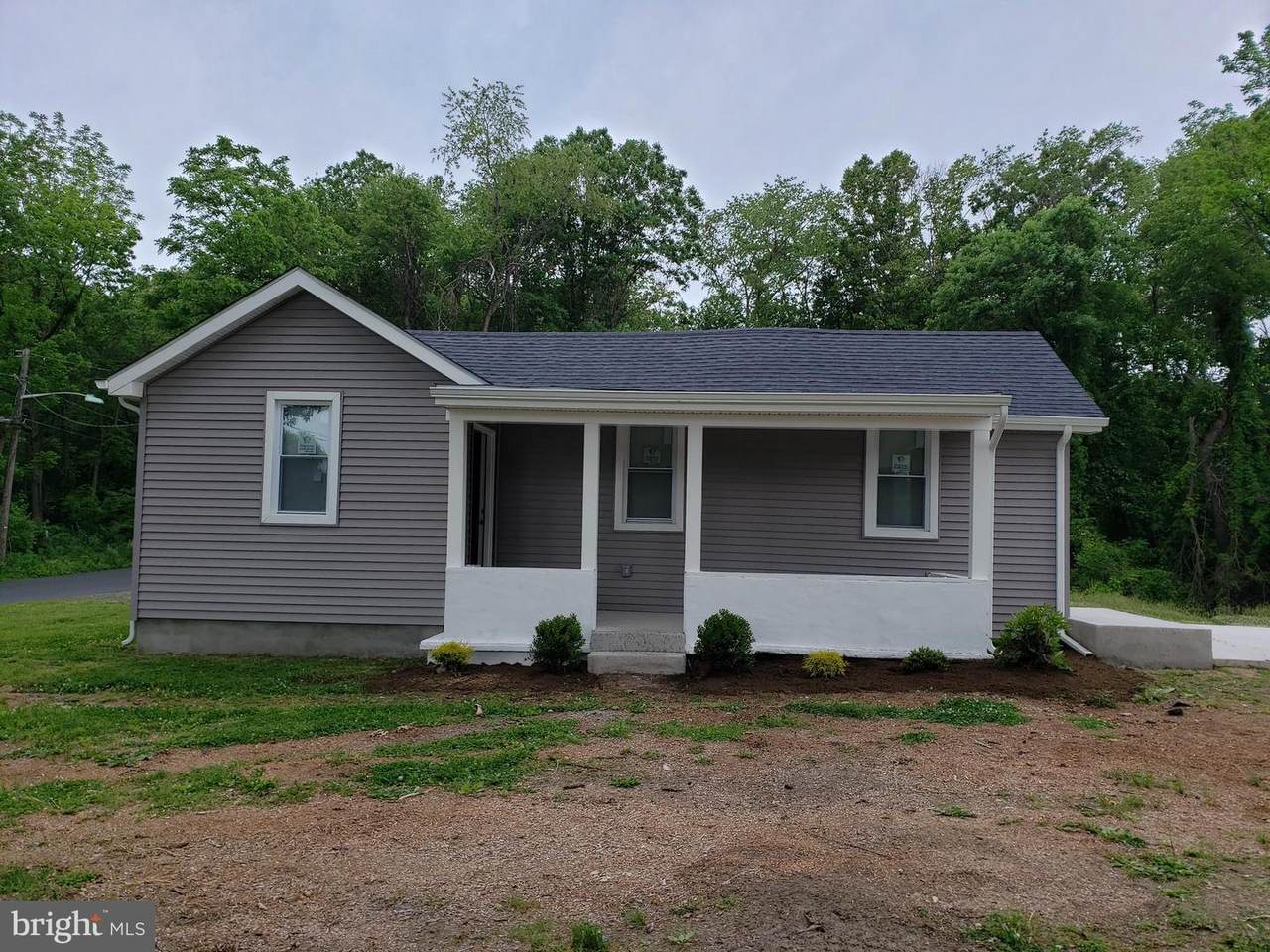 476 Deptford Avenue - Photo 1