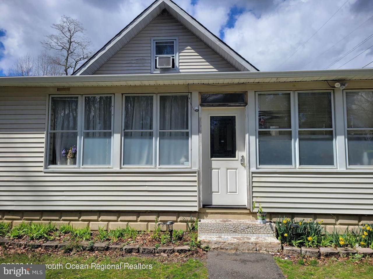 126 Louis Avenue - Photo 1