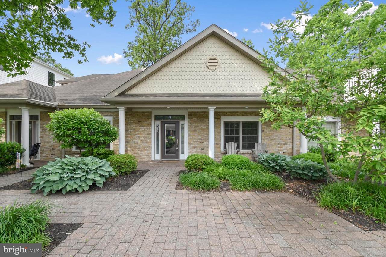 163 High Pointe Drive - Photo 1