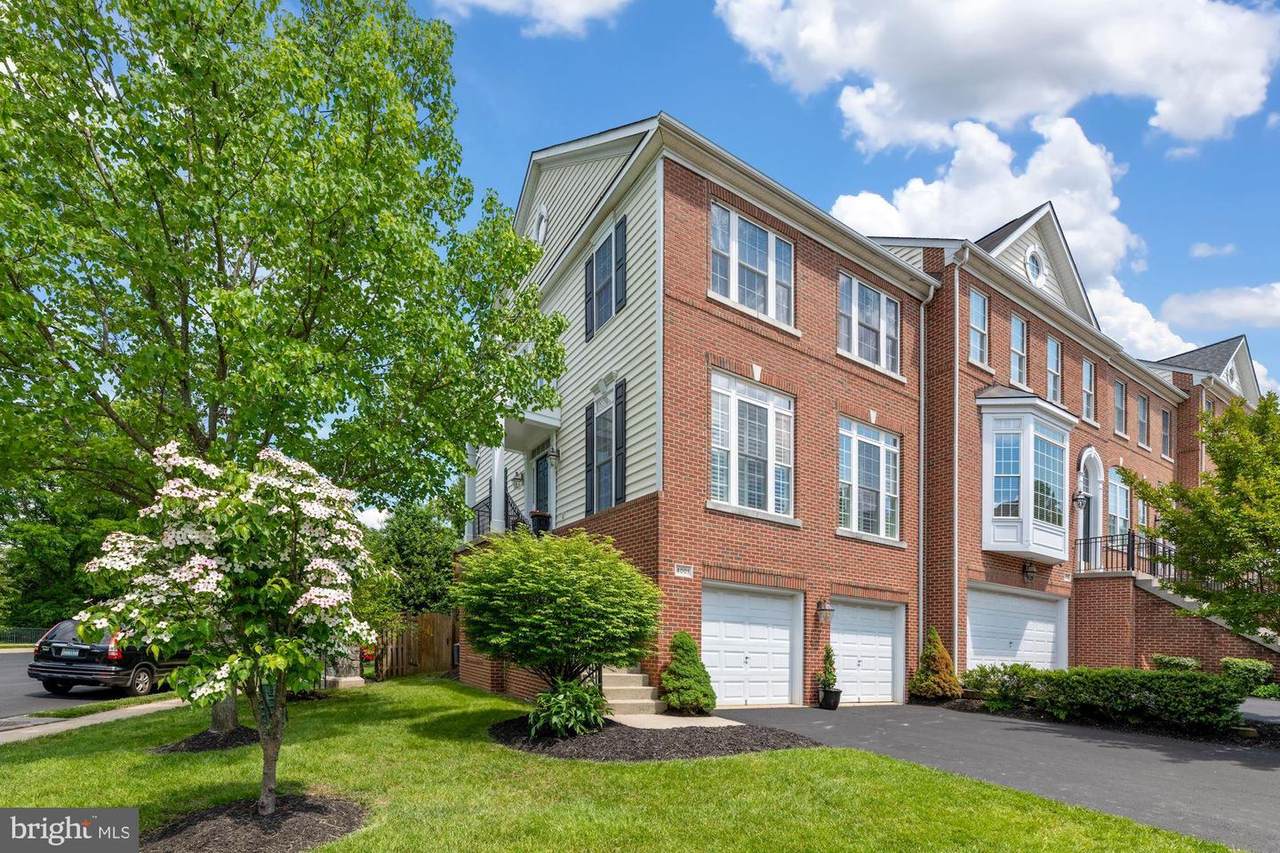 4001 Quiet Creek Drive - Photo 1