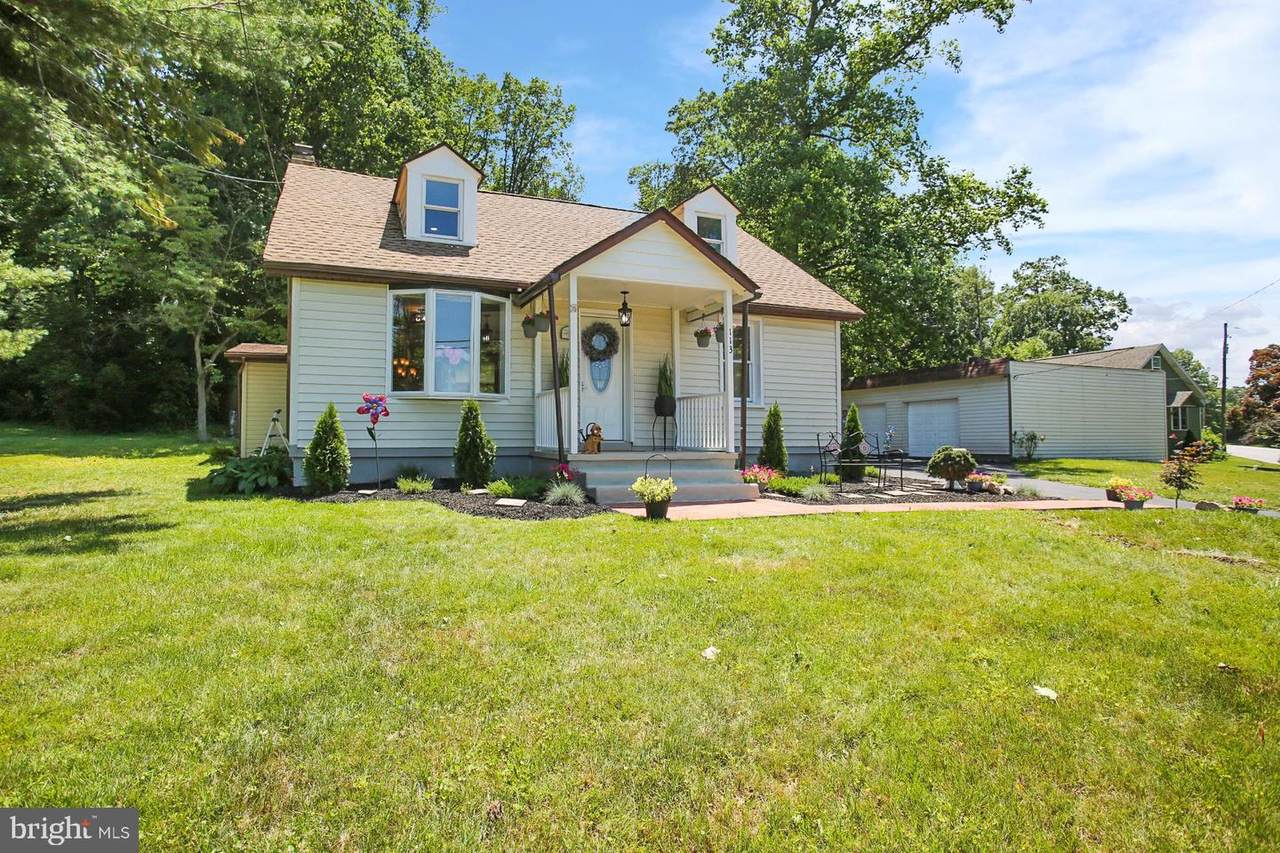 113 Chestnut Street - Photo 1