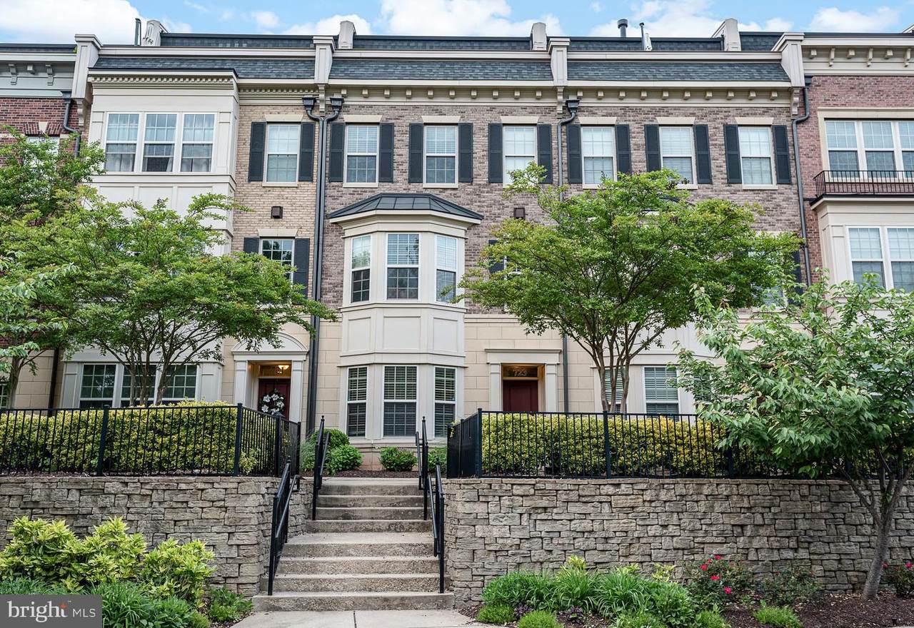 723 Sentry Square - Photo 1