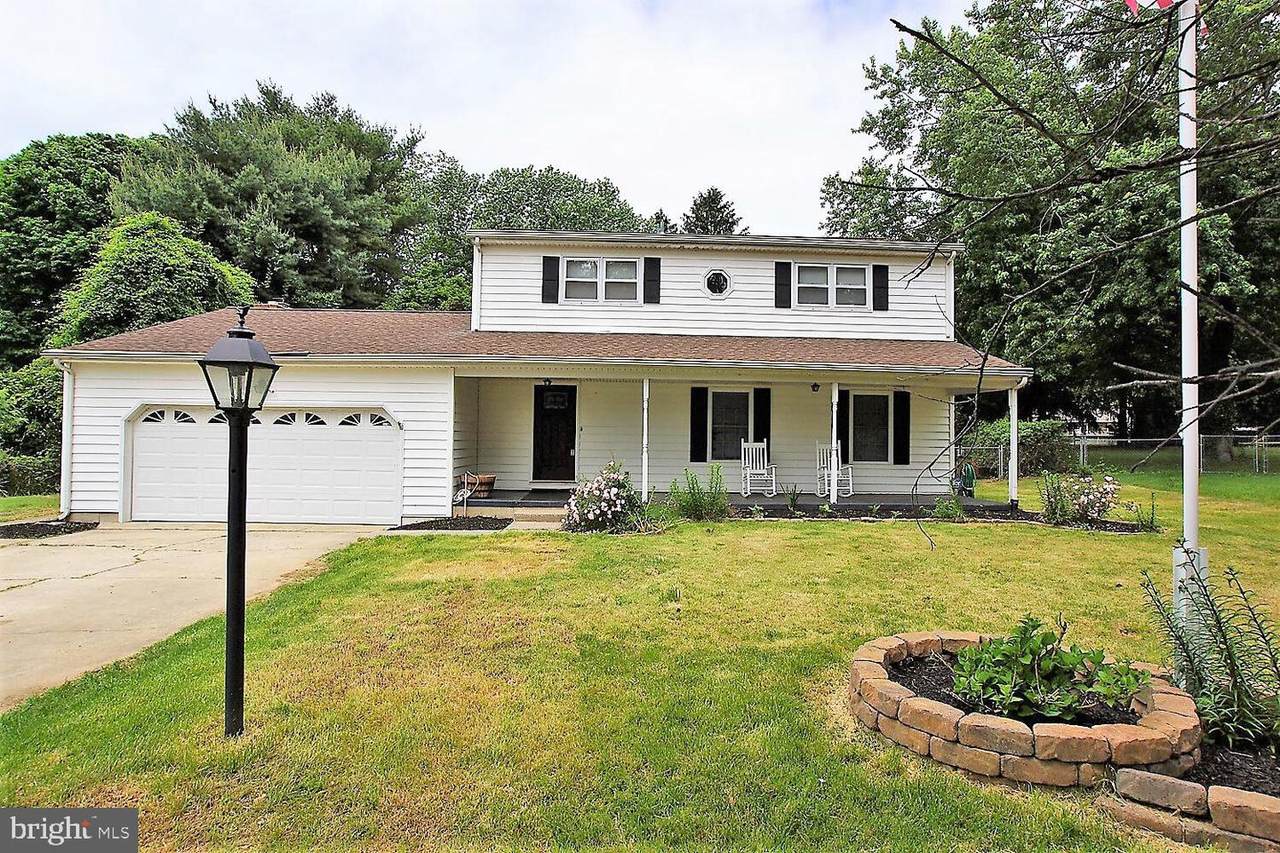 142 Greenview Drive - Photo 1