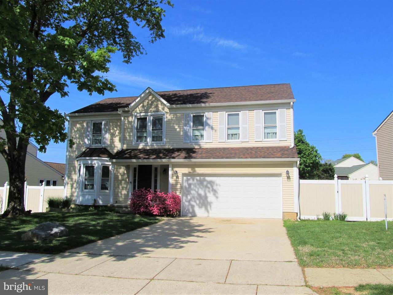746 Sunnyfield Lane - Photo 1