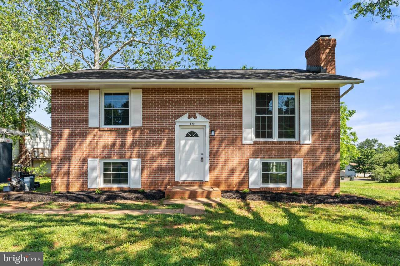 222 Elmwood Drive - Photo 1