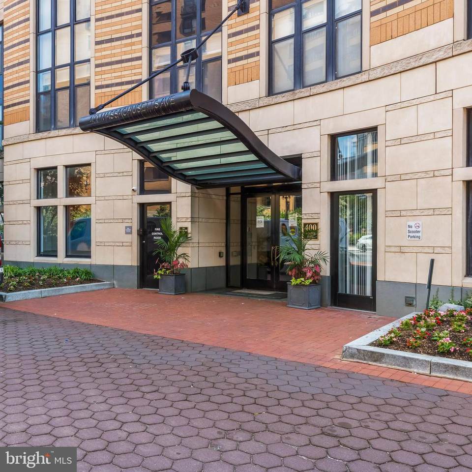 400 Massachusetts Avenue - Photo 1