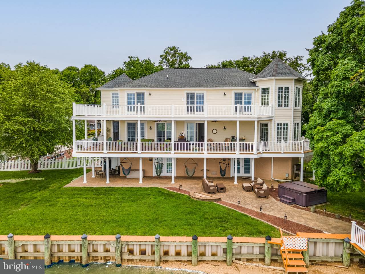 8 Crescent Lane - Photo 1