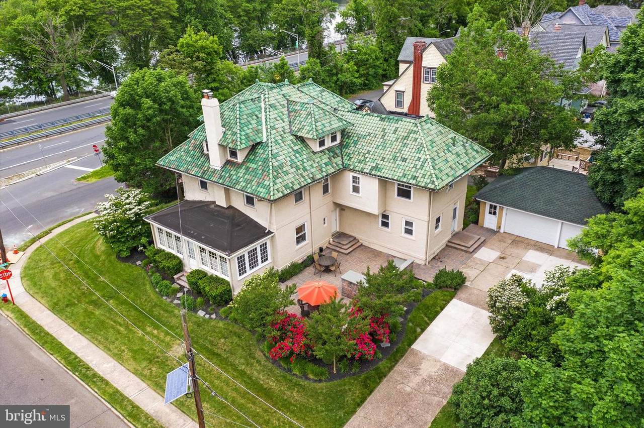 900 Riverside Avenue - Photo 1