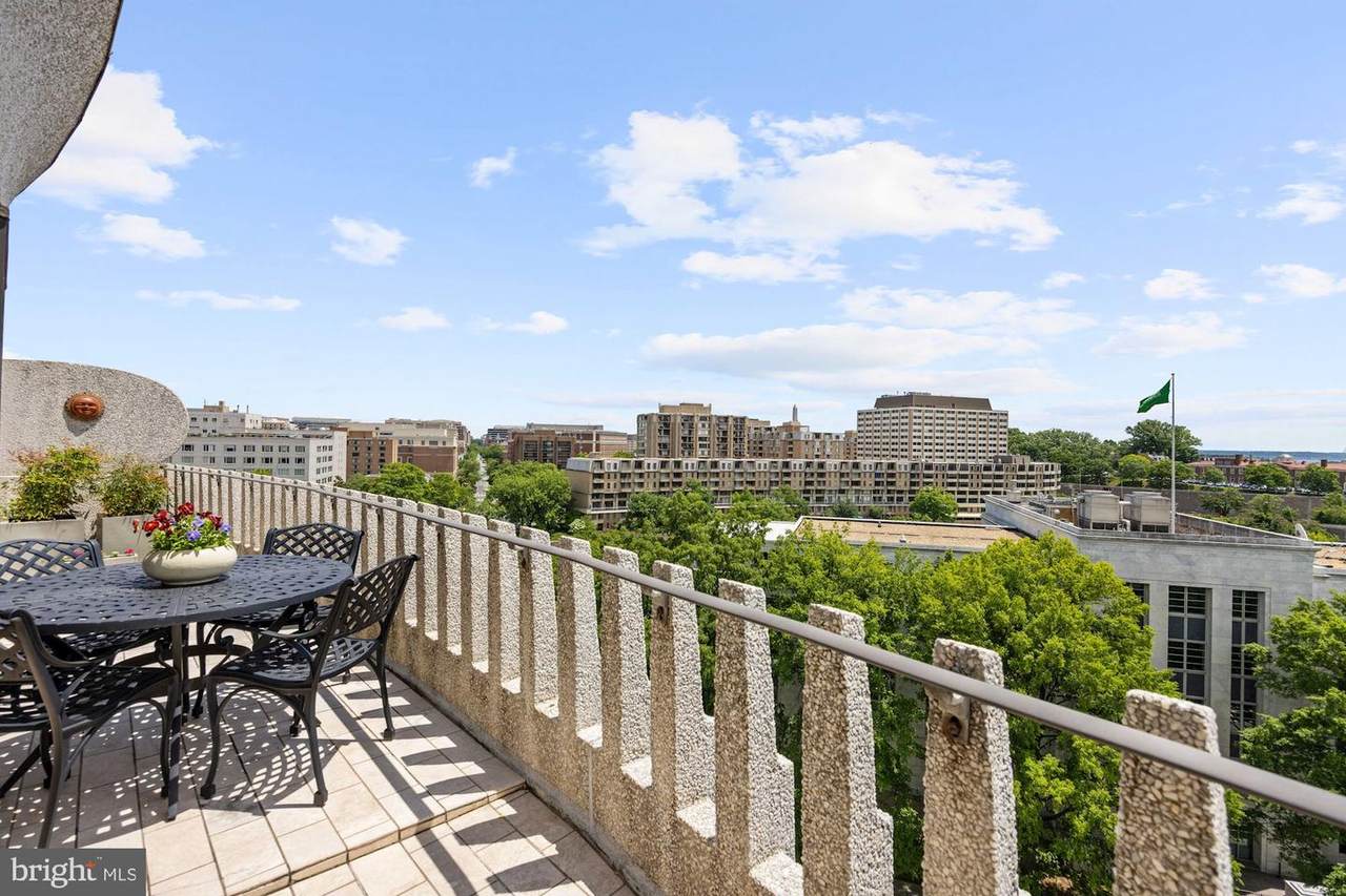 2500 Virginia Avenue - Photo 1
