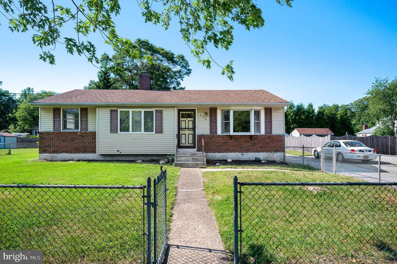 304 8TH Street - Photo 1