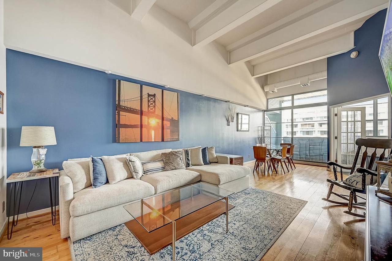3 Columbus Boulevard - Photo 1