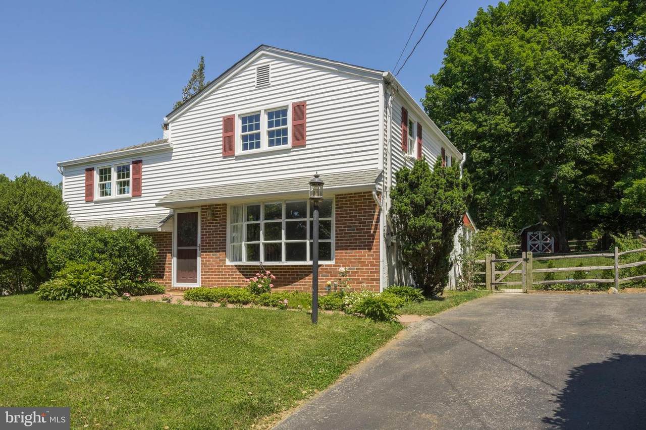 1413 Carriage Lane - Photo 1