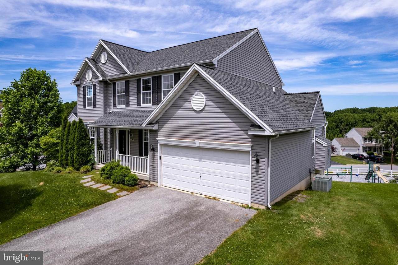 675 Leeward Street - Photo 1